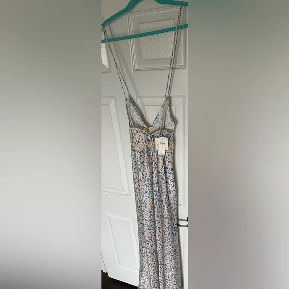 ‼️RARE‼️🎸FAVORITE DAUGHTER🎸🔥NWT🔥V-Neck Maxi Dress in White— Size S